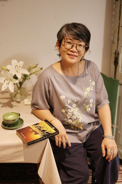  Áo linen thêu tay Xuyến Chi - Xám 