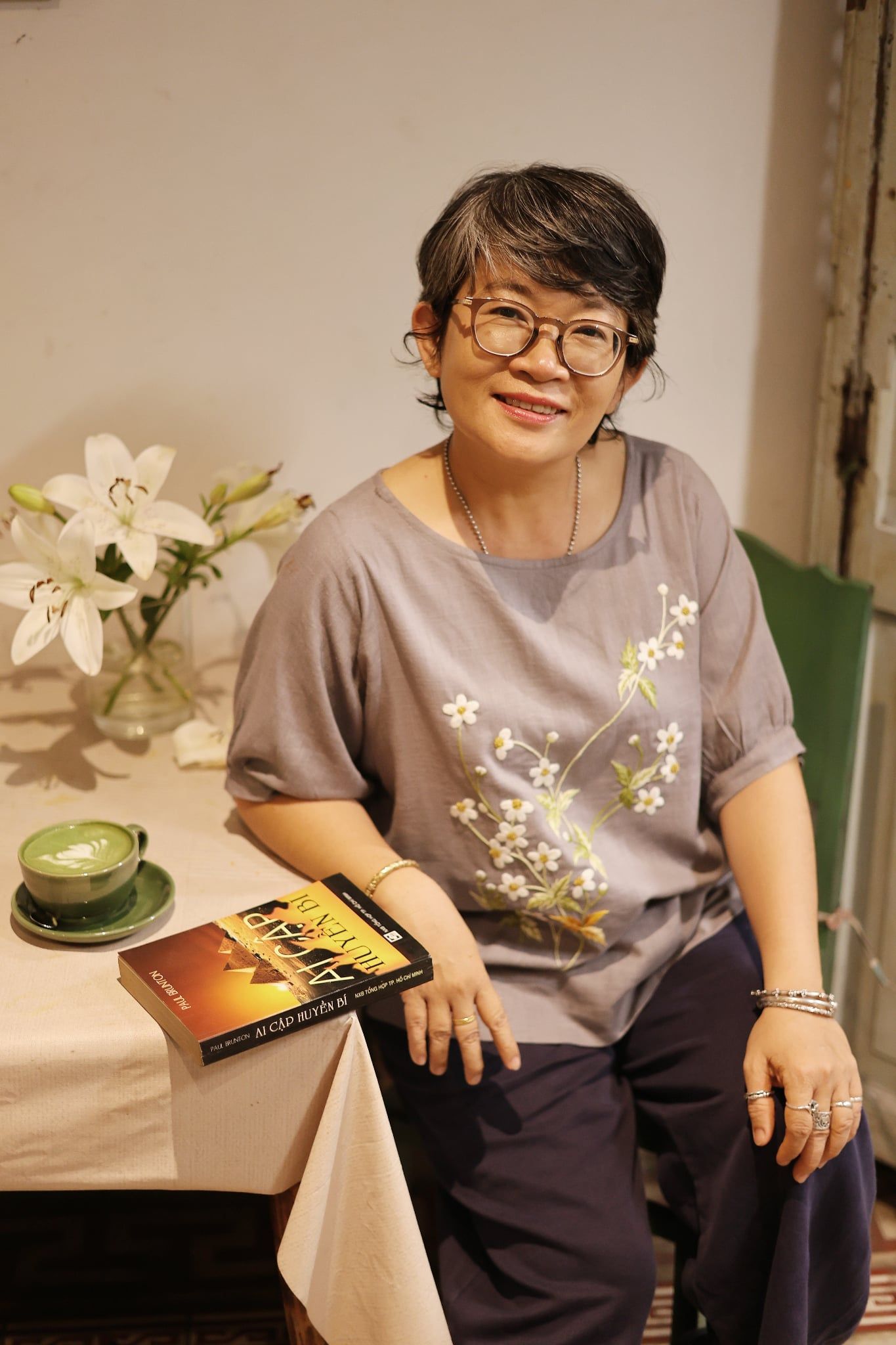  Áo linen thêu tay Xuyến Chi - Xám 