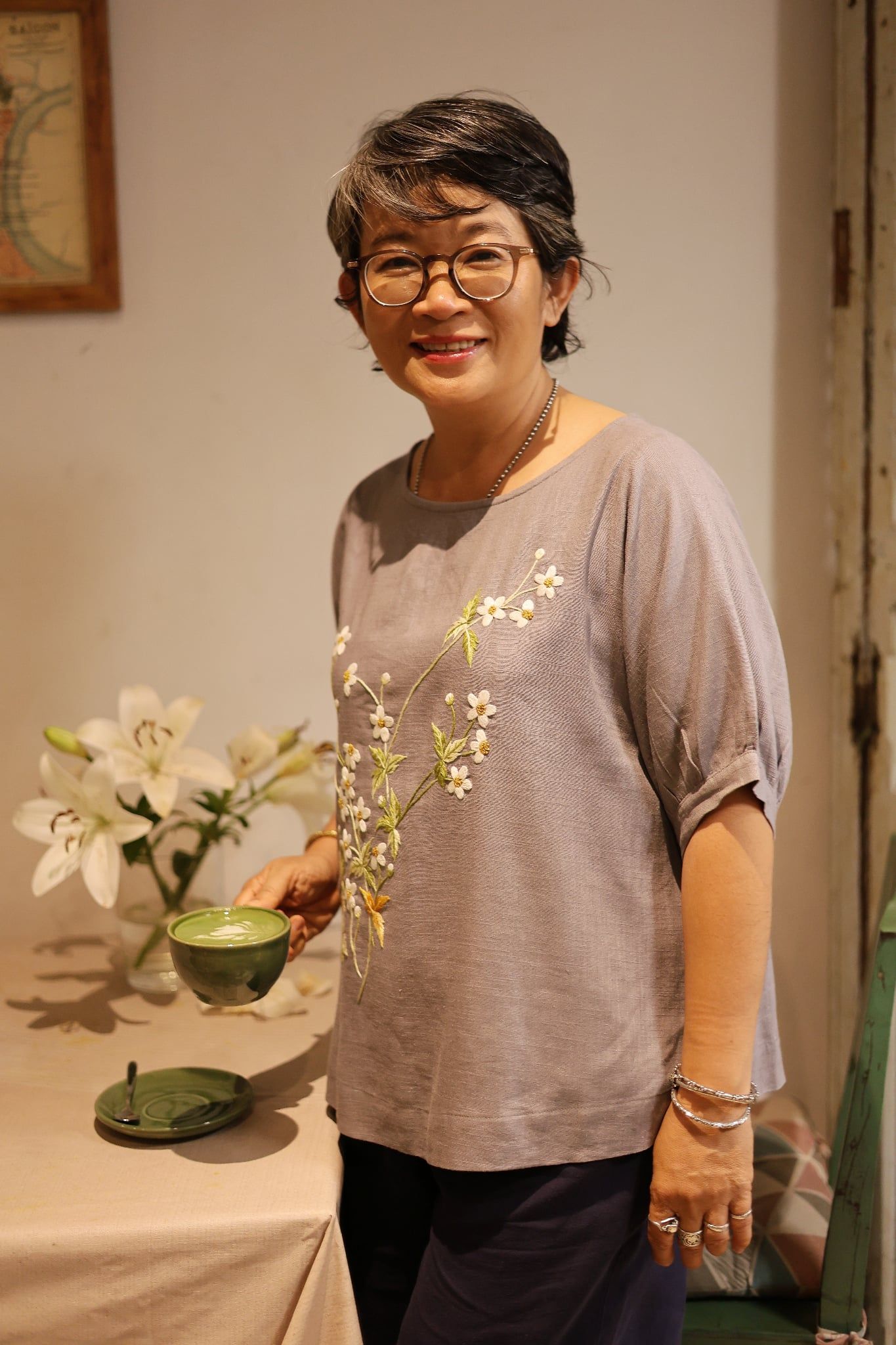  Áo linen thêu tay Xuyến Chi - Xám 