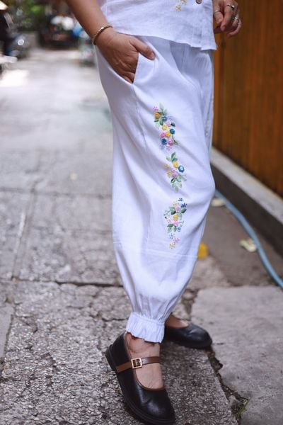  Quần linen thêu tay hồng sao - nấm trắng sữa 