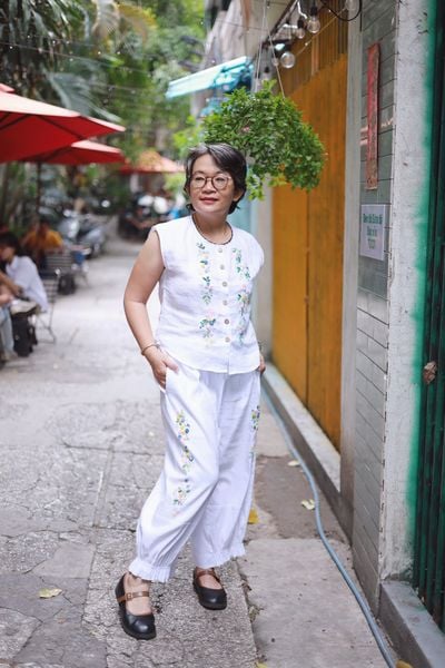  Quần linen thêu tay hồng sao - nấm trắng sữa 