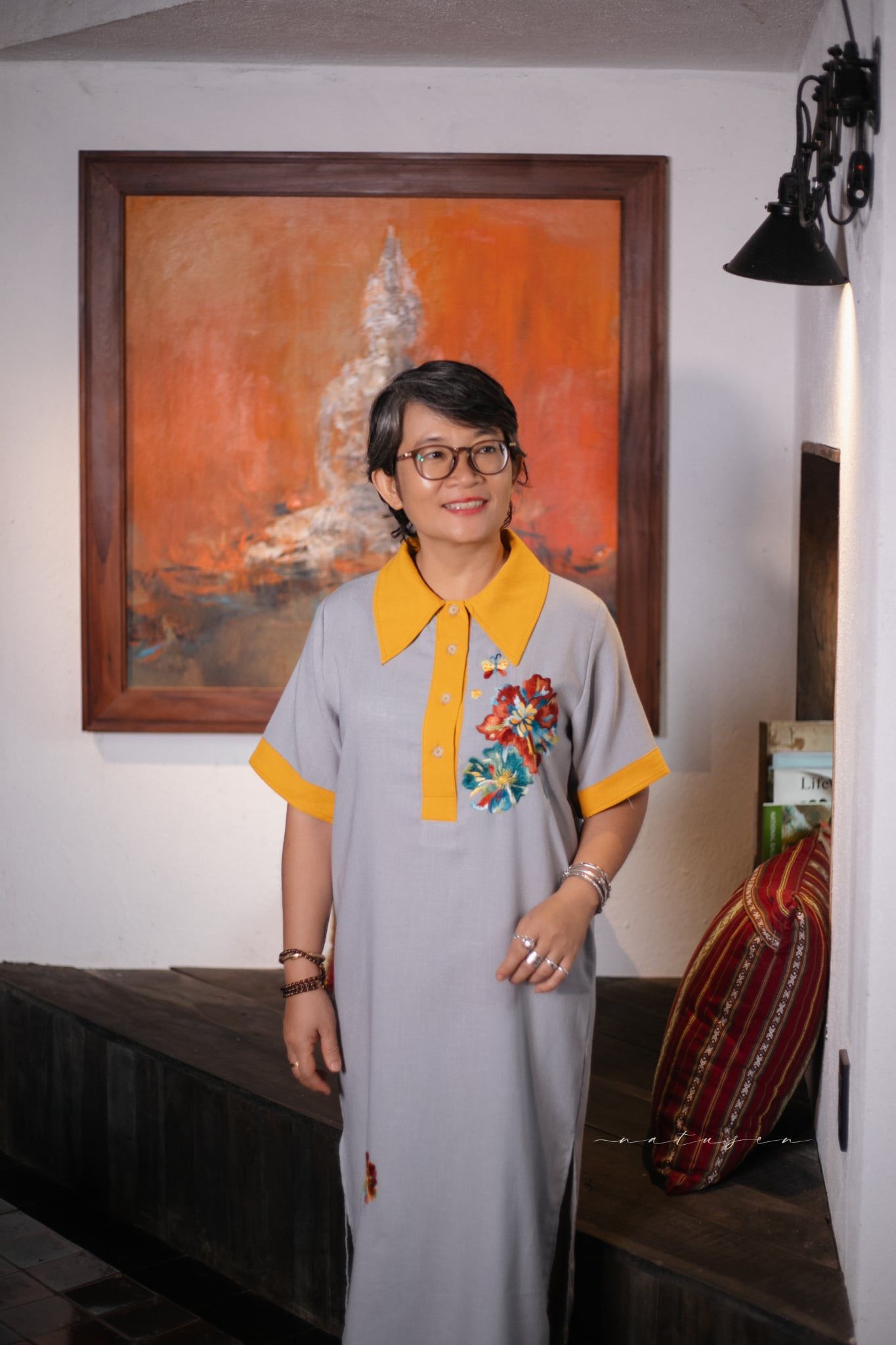 Đầm suông phối màu thêu tay Hoa Natusen - Xám Vàng 