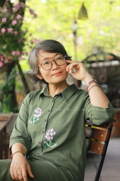  Đầm chemise Rêu thêu tay lục bình 