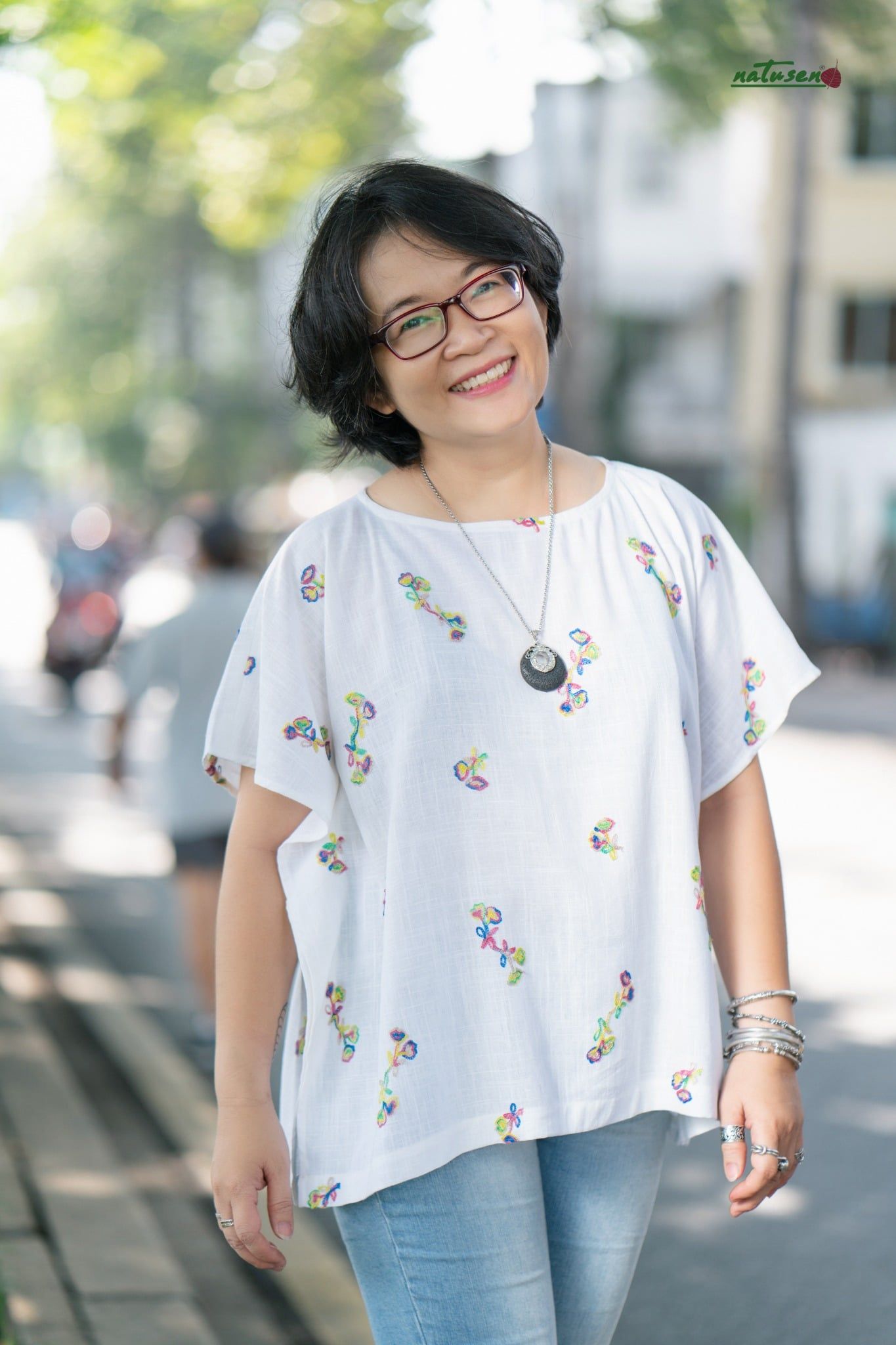  Áo linen trắng Ren thêu 