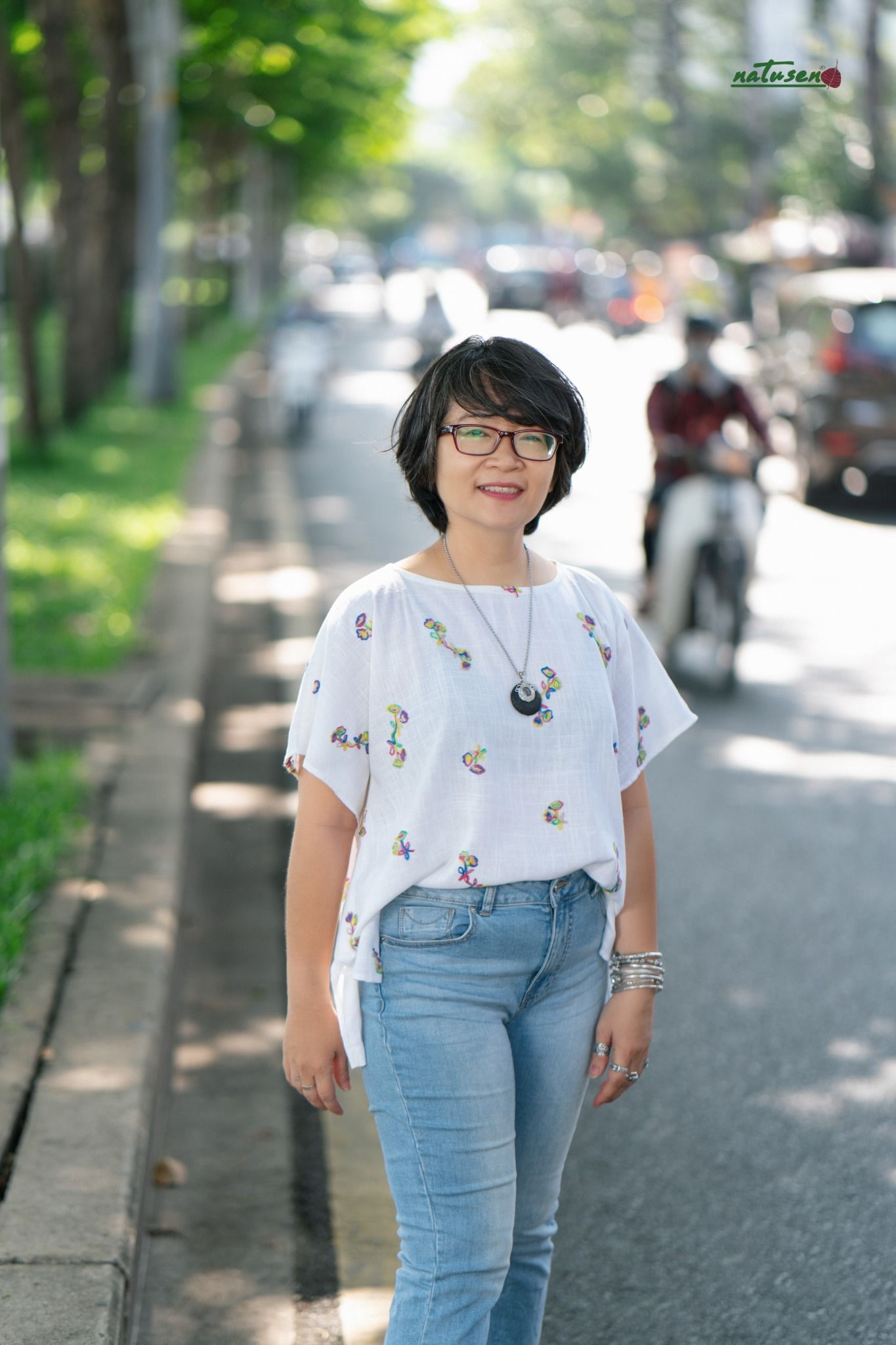  Áo linen trắng Ren thêu 