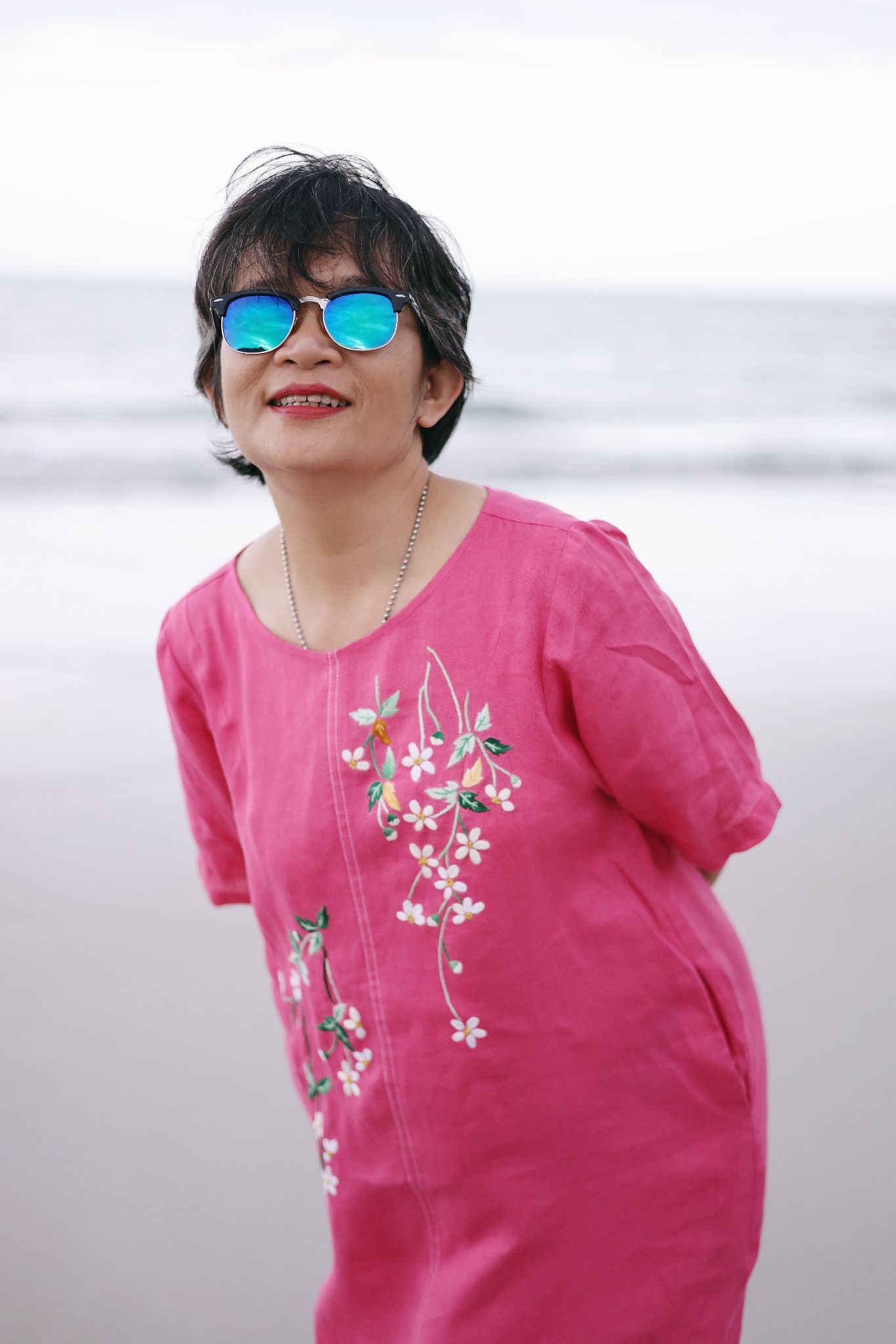  Đầm suông linen hồng phấn thêu tay Xuyến Chi 
