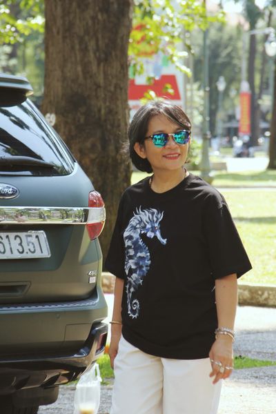  Áo thun Đen thêu tay Hải Vương 