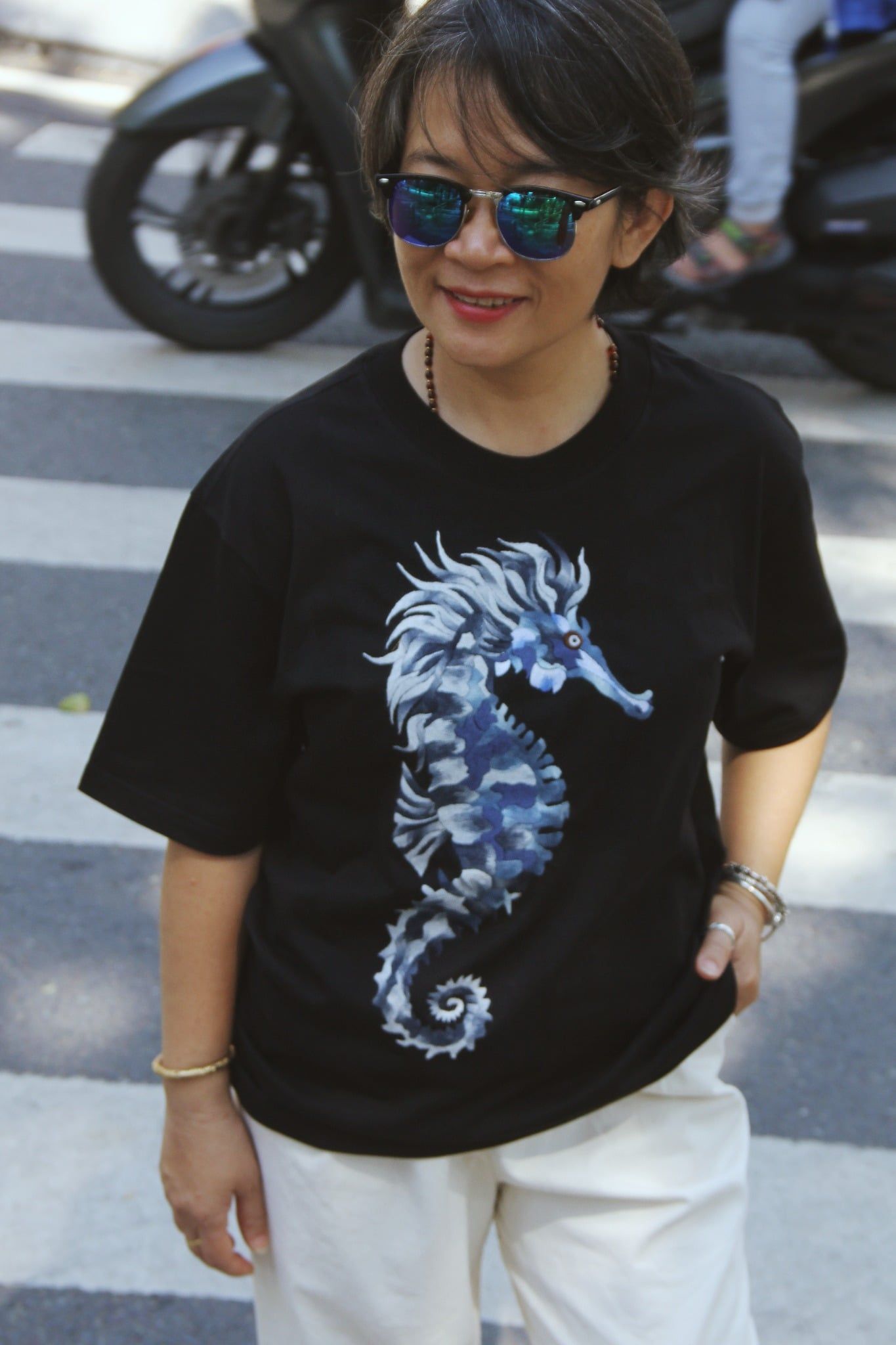  Áo thun Đen thêu tay Hải Vương 