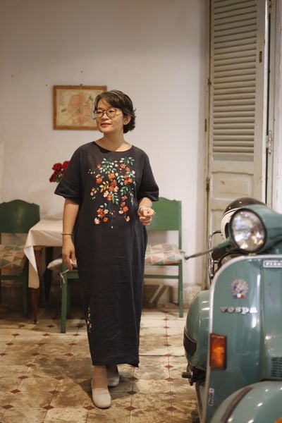  Đầm Muse linen thêu tay Đăng Tiêu 