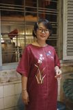  Đầm linen suông đỏ rượu thêu tay Lan bướm 