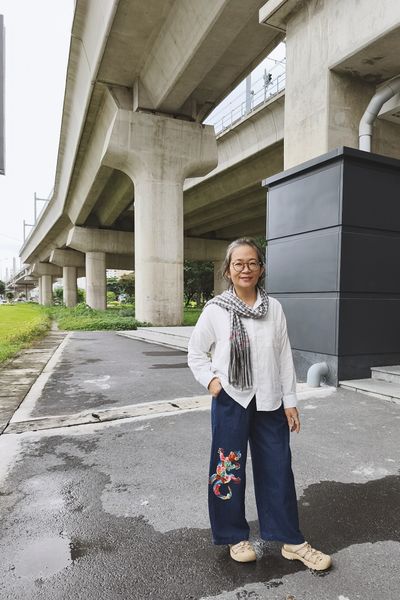  Quần Jeans thêu tay Tắc kè 