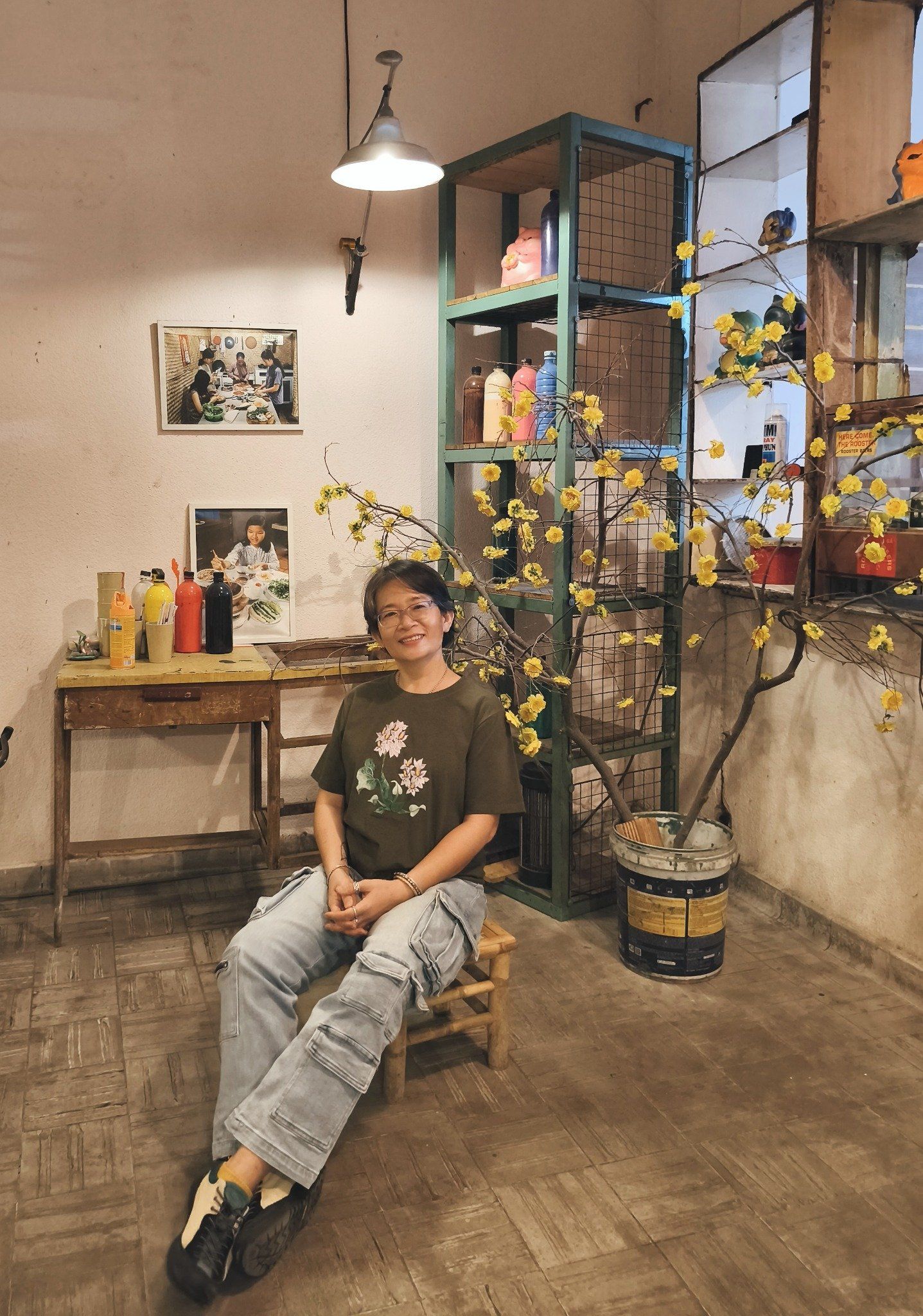  Áo thun Xanh Rêu thêu tay Hoa Lục Bình 