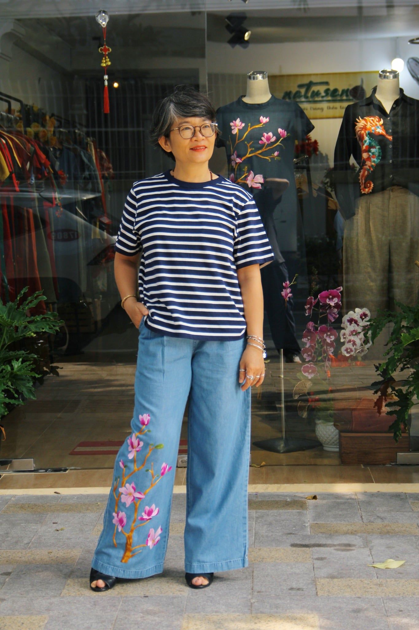  Quần Jeans thêu tay Hoa Mộc Lan 