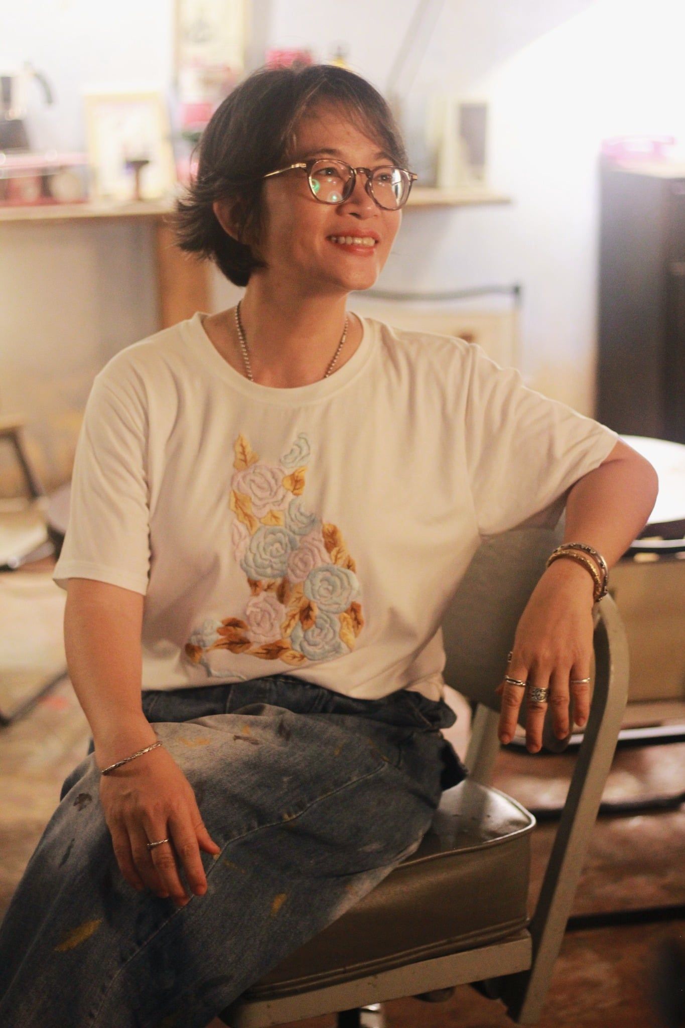  Áo thun trắng thêu tay Mèo Hoa Hồng 