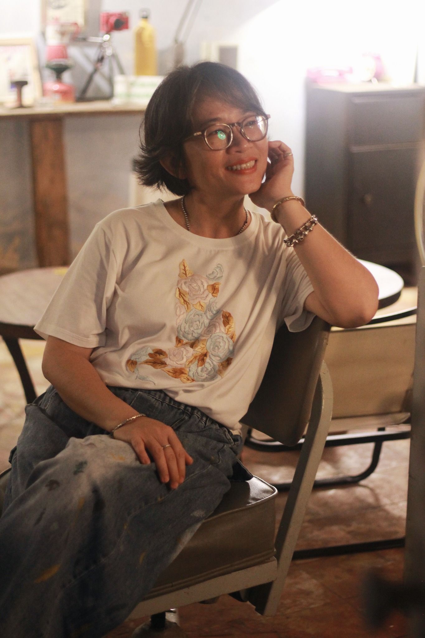  Áo thun trắng thêu tay Mèo Hoa Hồng 