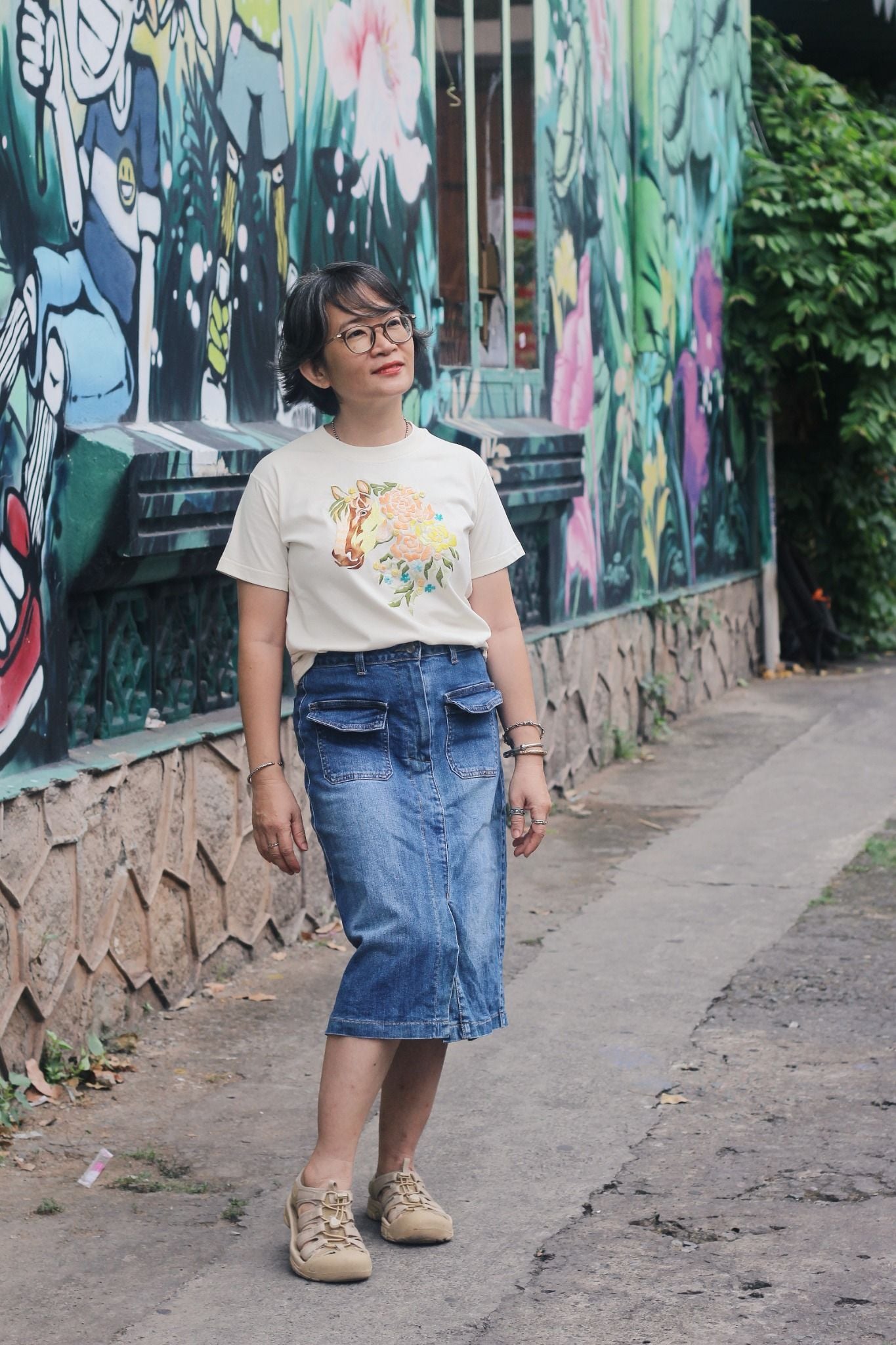  Áo thun kem thêu tay Tiểu Mã bách Hoa 