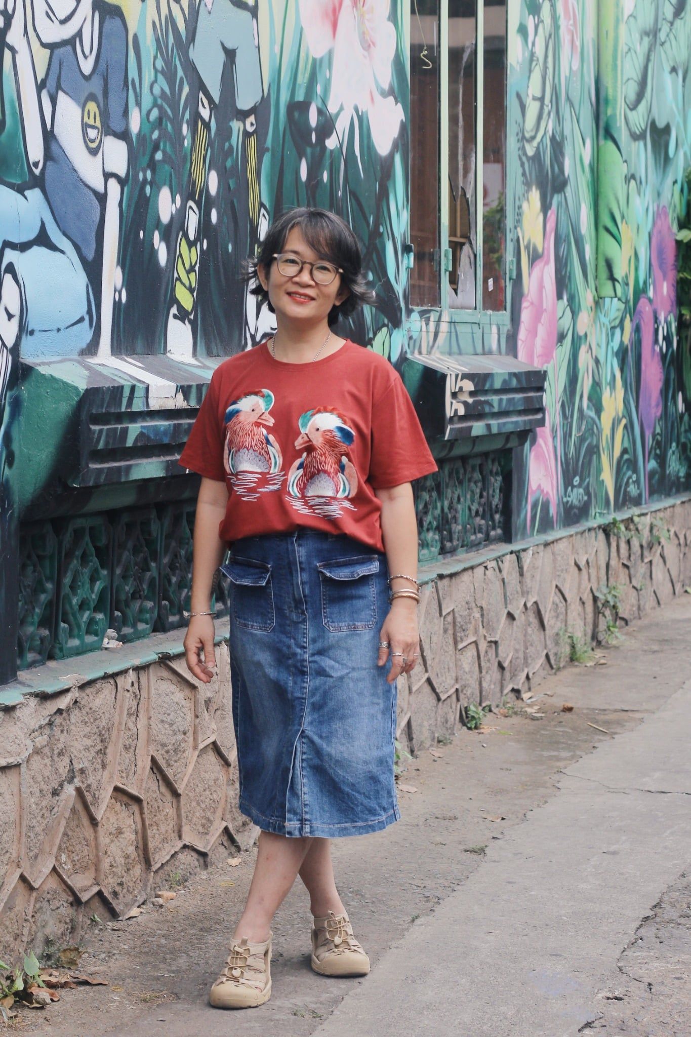  Áo thun màu gạch thêu tay đôi Uyên Ương 