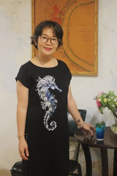  Tunic Đen thêu tay Hải Vương 