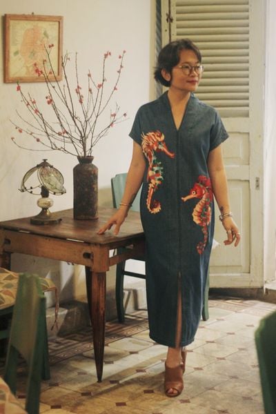  Đầm Yuna Kimono denim thêu tay Hải Vương Hải Hậu 