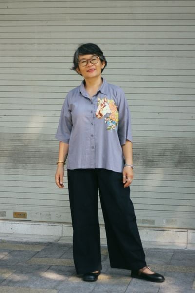  Áo chemise tay vuông xám thêu tay Tiểu Mã 