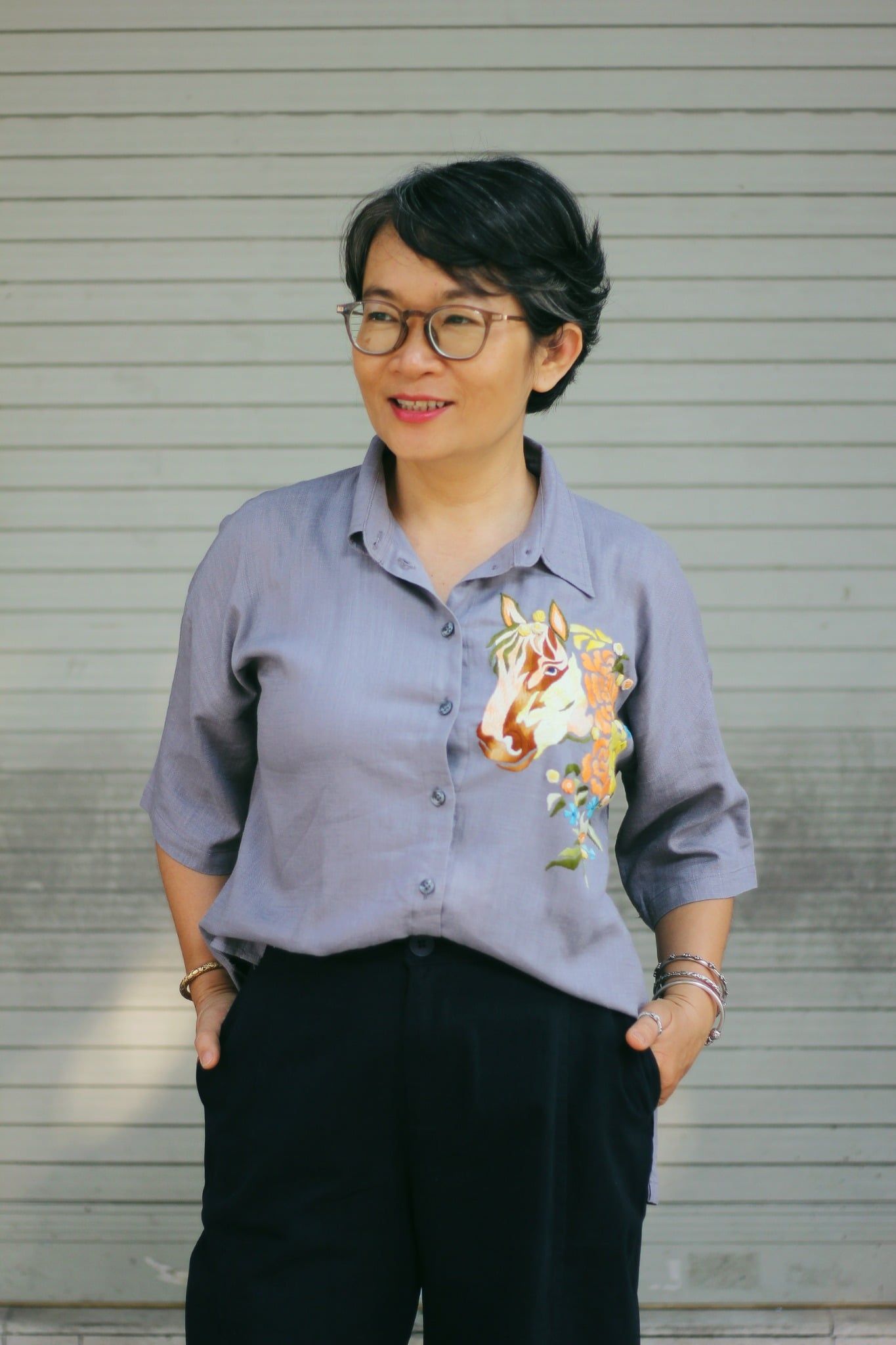  Áo chemise tay vuông xám thêu tay Tiểu Mã 