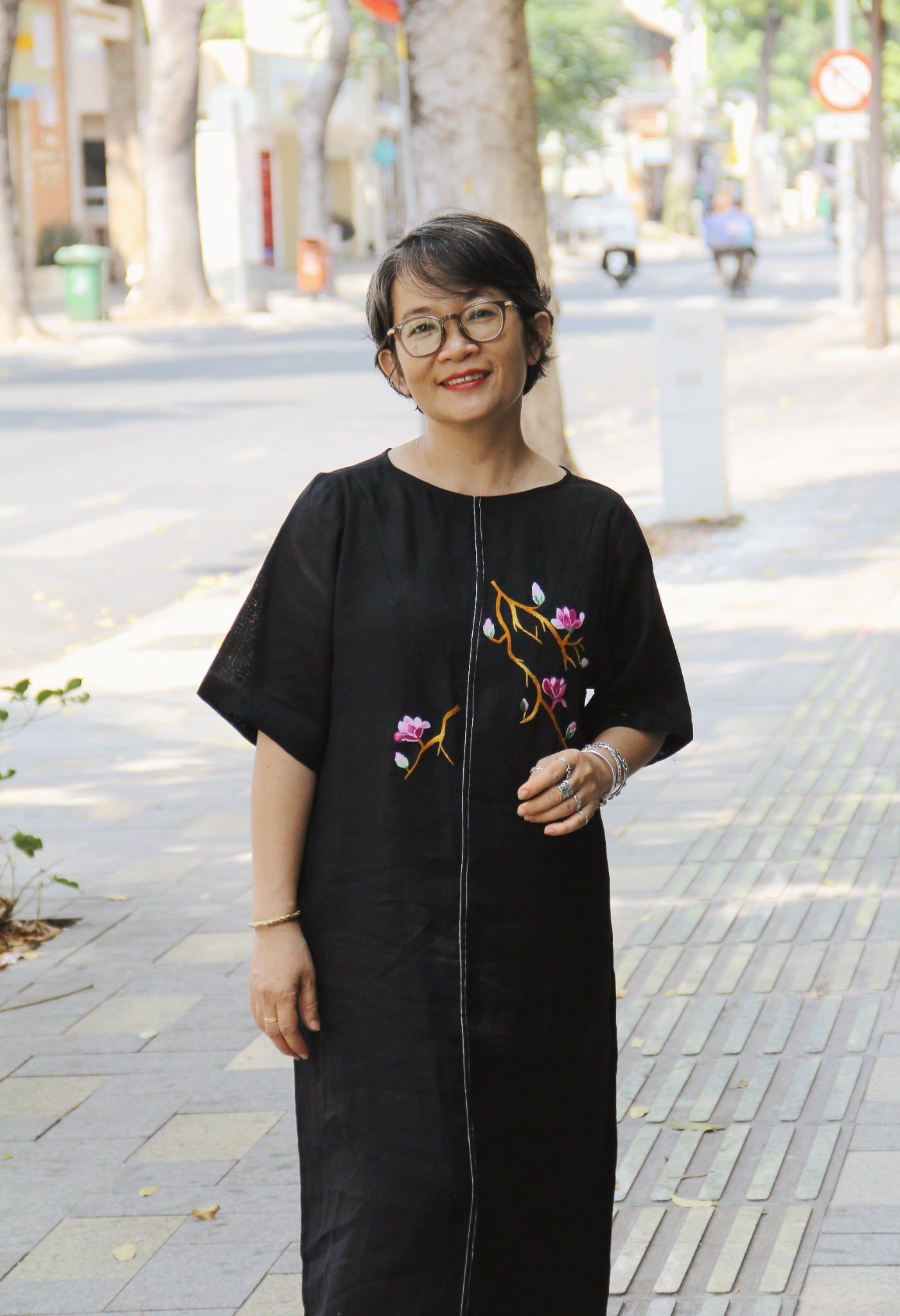  Đầm suông linen thêu tay Mộc Lan 