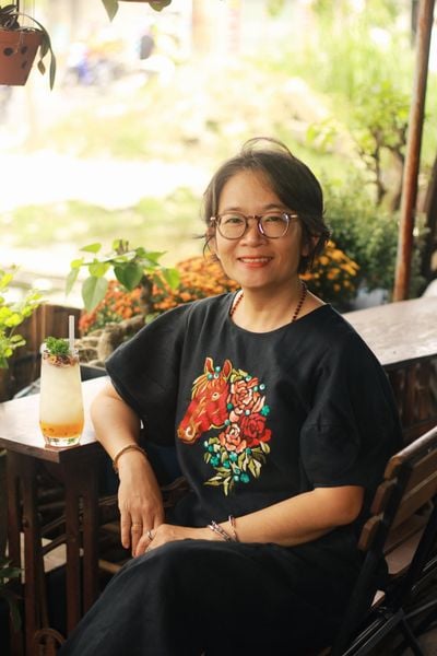  Đầm tay bồng Đen thêu tay Hỏa Mã 