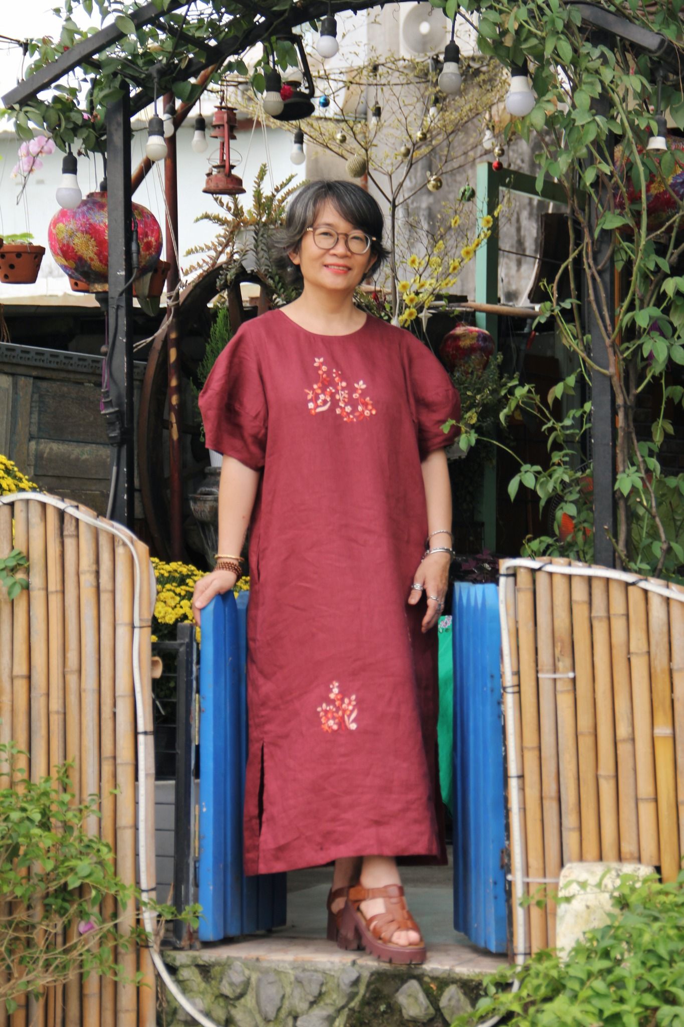  Đầm tay bồng Bả trầu thêu tay Hồng Mai 