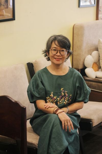  Đầm tay bồng Xanh Cổ vịt thêu tay Hồng Mai 