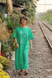  Đầm linen thêu tay Lục Bình - Xanh Lý suông 