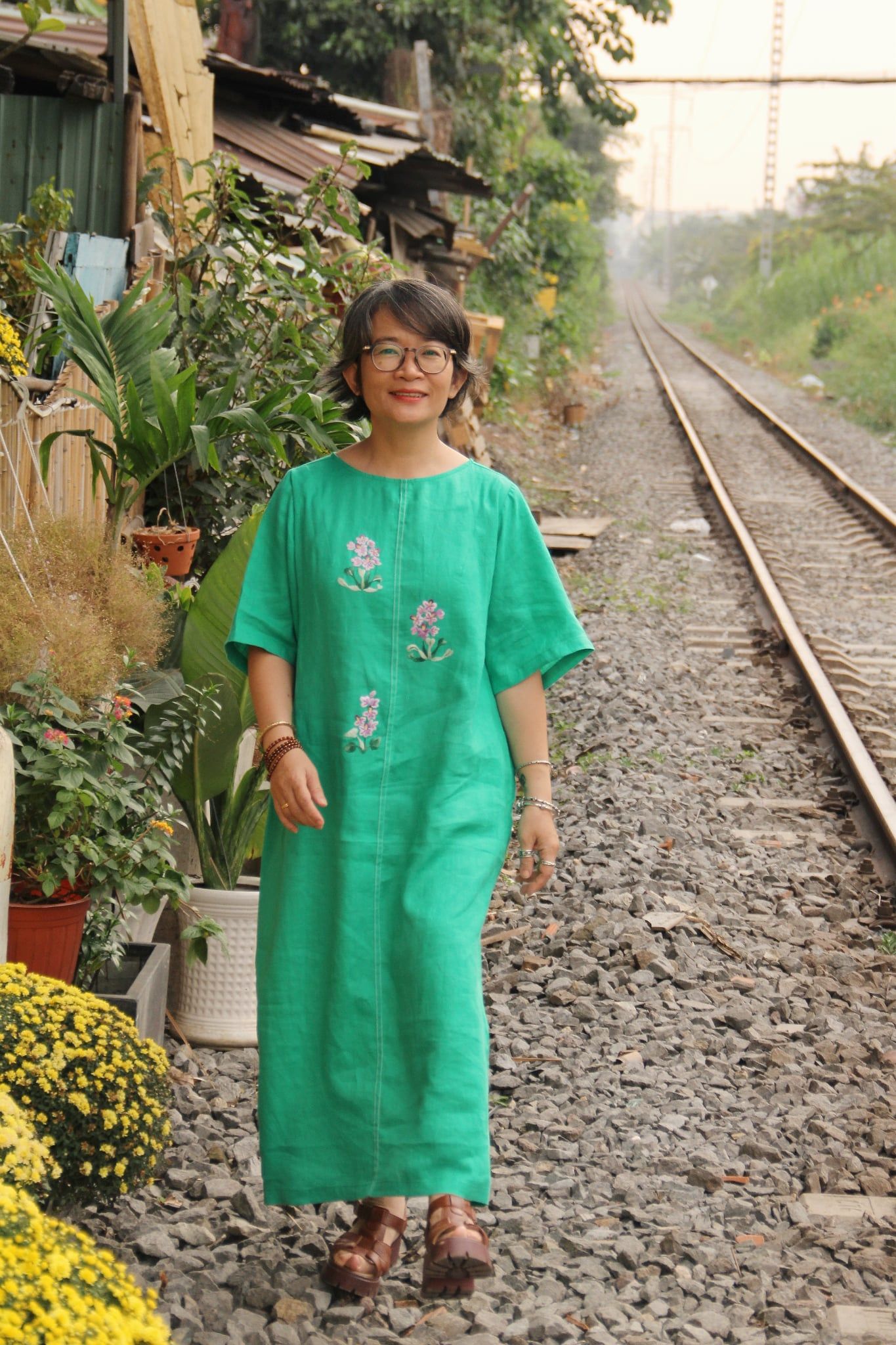  Đầm linen thêu tay Lục Bình - Xanh Lý suông 