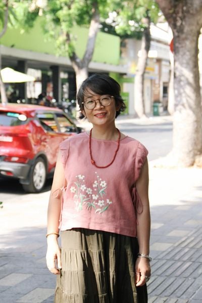  Áo lửng linen thêu tay Xuyến Chi 