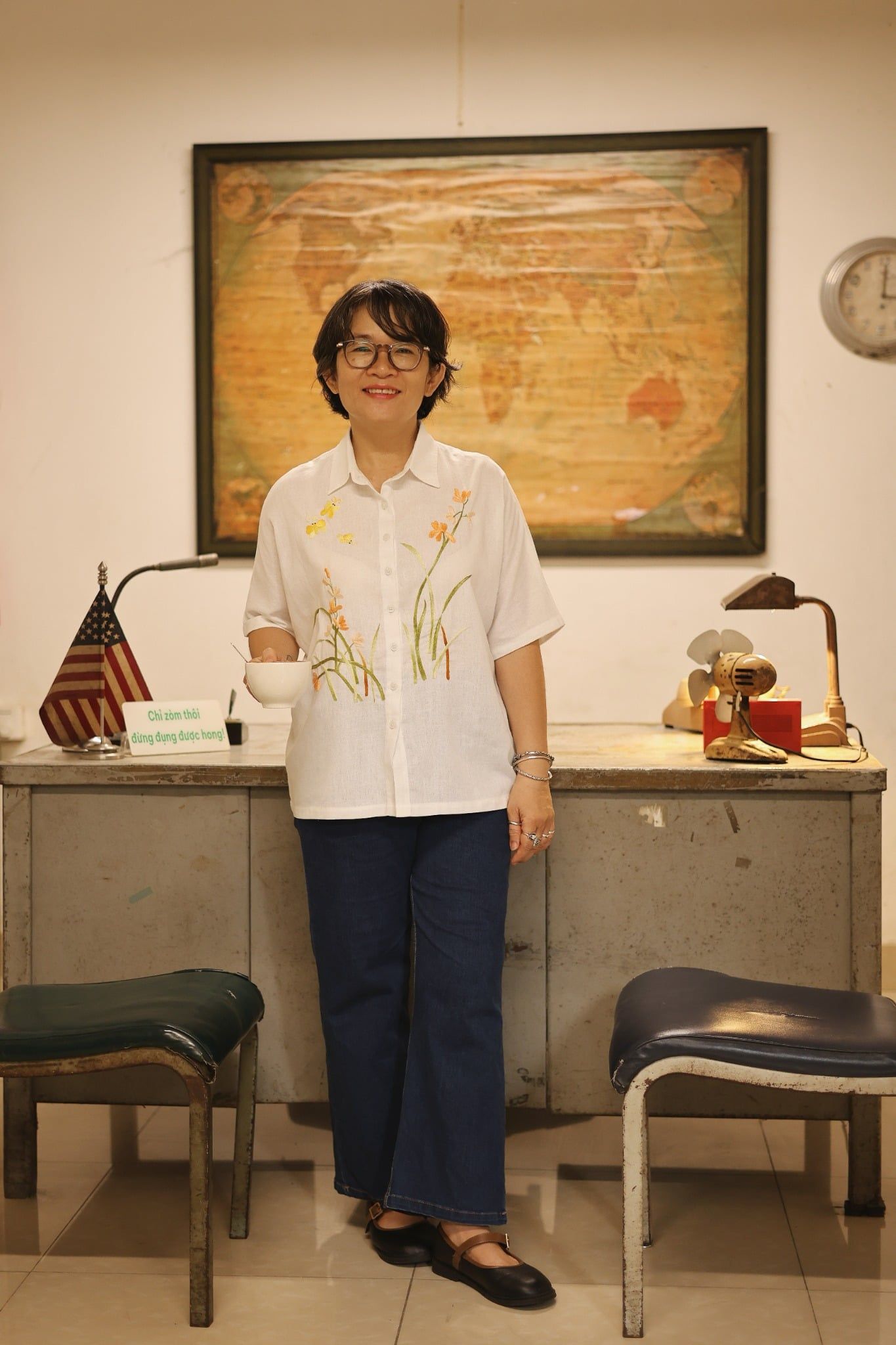  Áo linen trắng sữa thêu tay Lan Bướm 