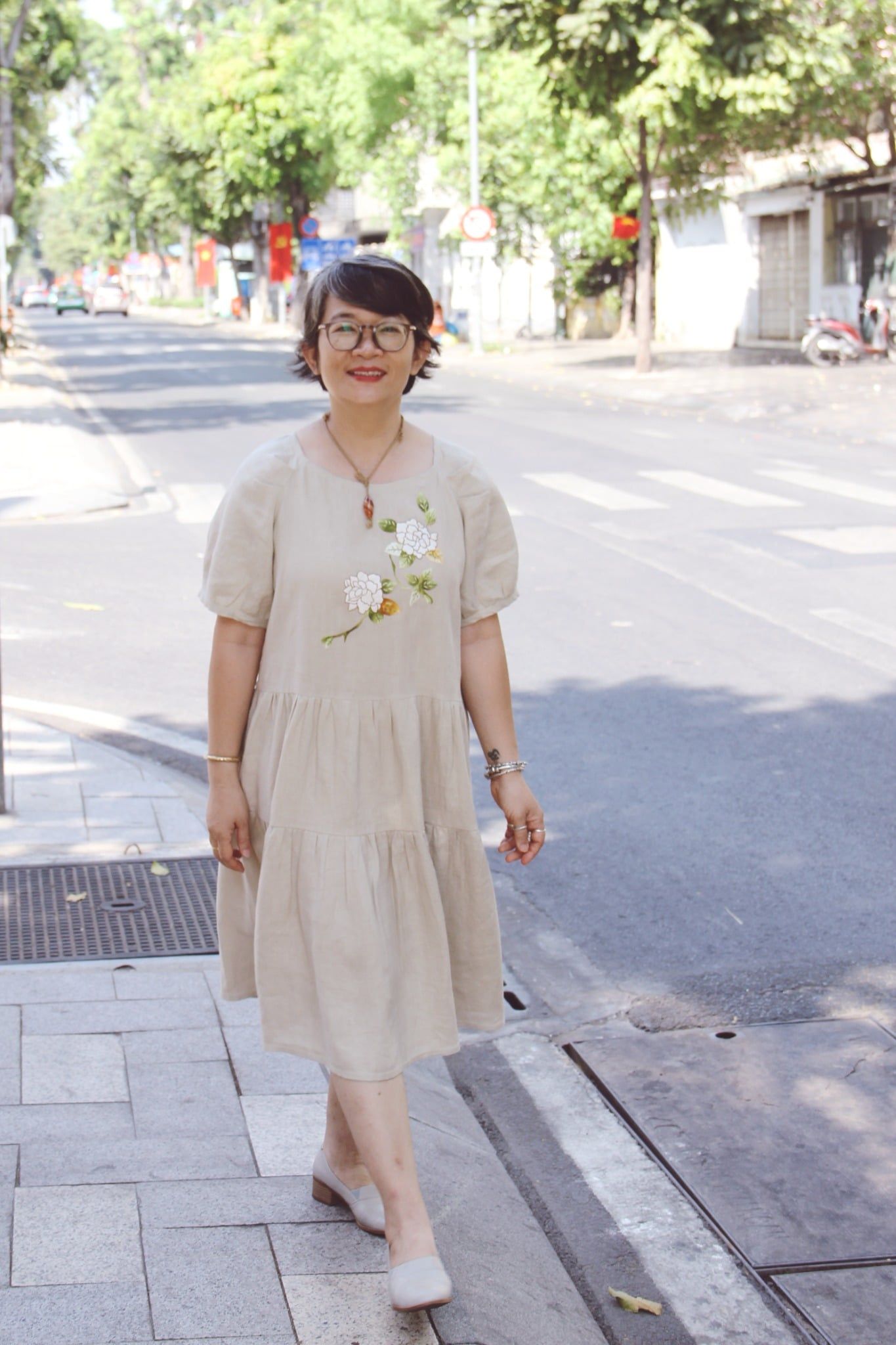  Đầm Be 2 tầng thêu tay Bạch Thiên Hương 