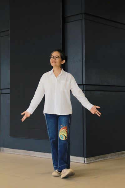  Quần jeans thêu tay Ốc Sên màu sắc 