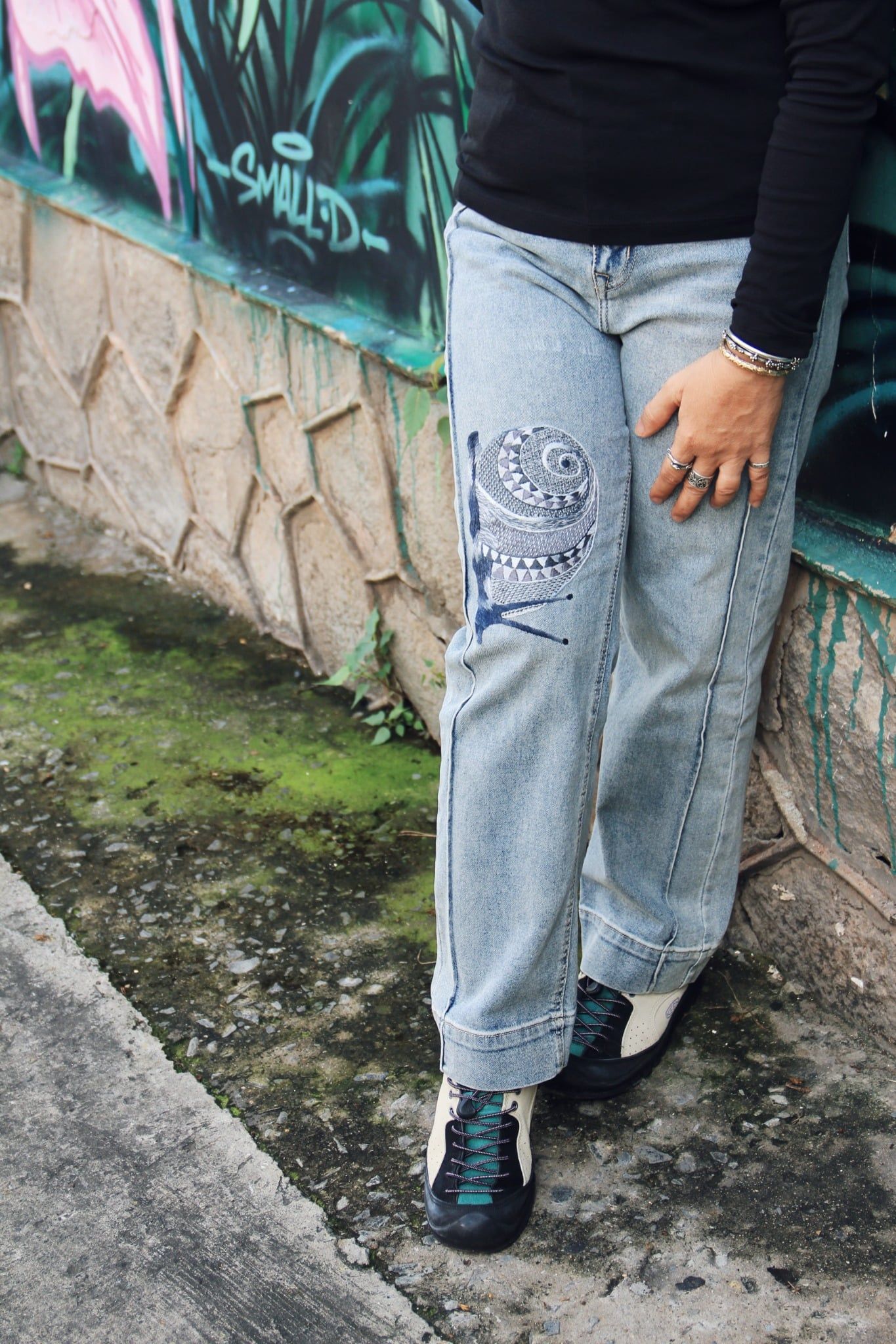  Quần jeans thêu tay Ốc Sên Mono 