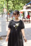  Đầm đen linen tầng thêu tay Bạch Thiên Hương 