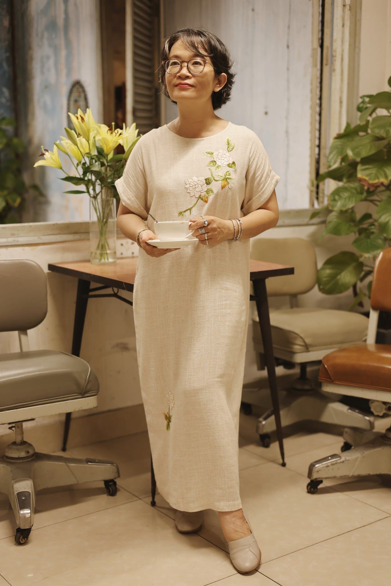  Đầm linen Tahera thêu tay Bạch Thiên Hương 