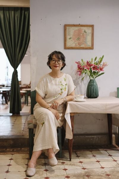  Đầm linen Tahera thêu tay Bạch Thiên Hương 