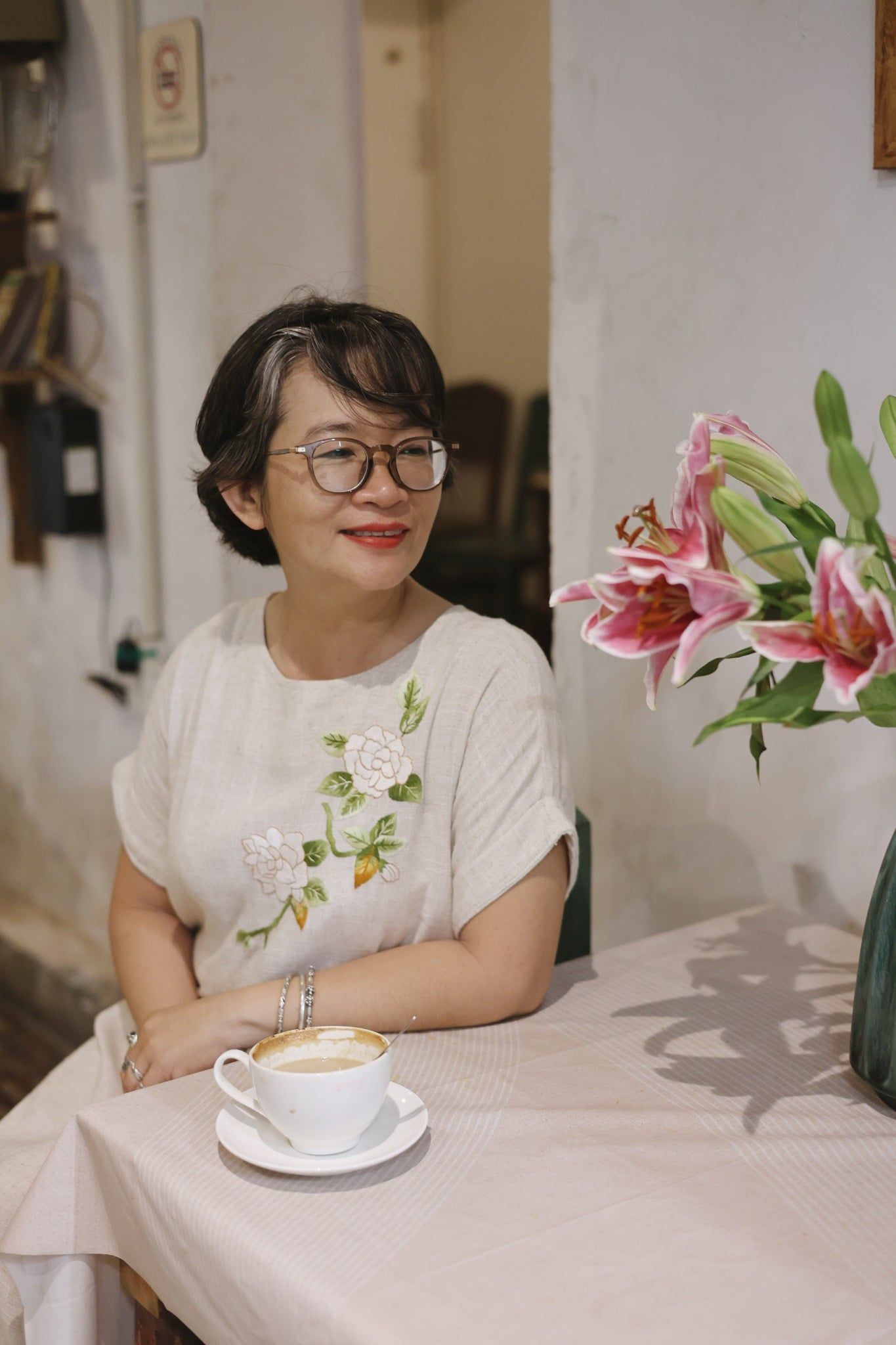  Đầm linen Tahera thêu tay Bạch Thiên Hương 