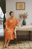 Đầm linen suông tay lỡ cam thêu tay Lan Bướm 