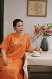  Đầm linen suông tay lỡ cam thêu tay Lan Bướm 