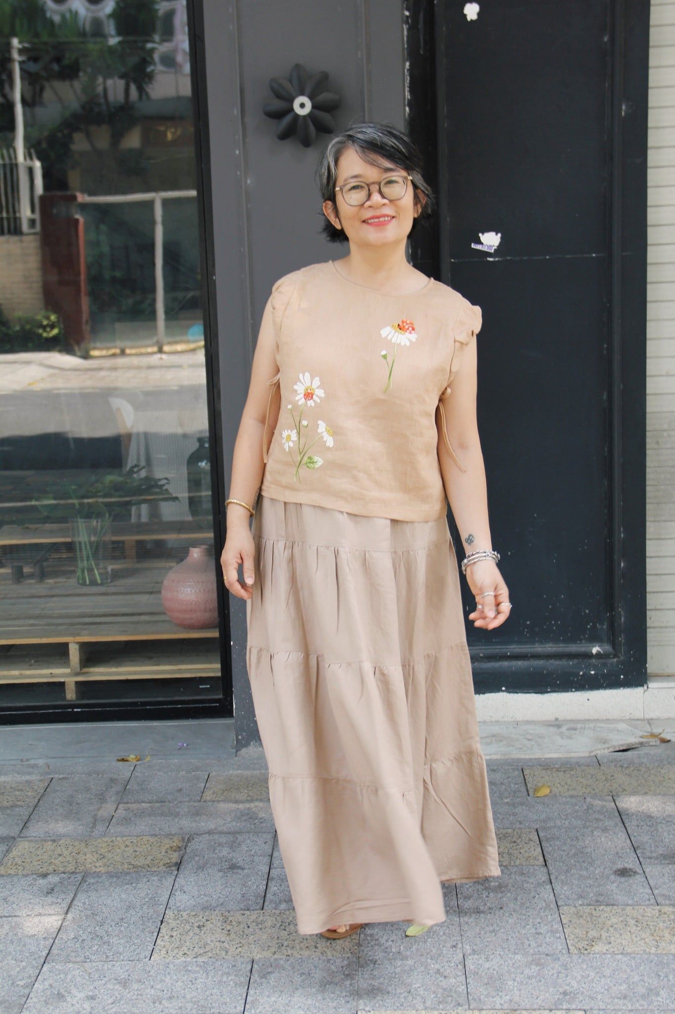  Áo linen tay nhúng thêu tay Cúc Cánh Cam 