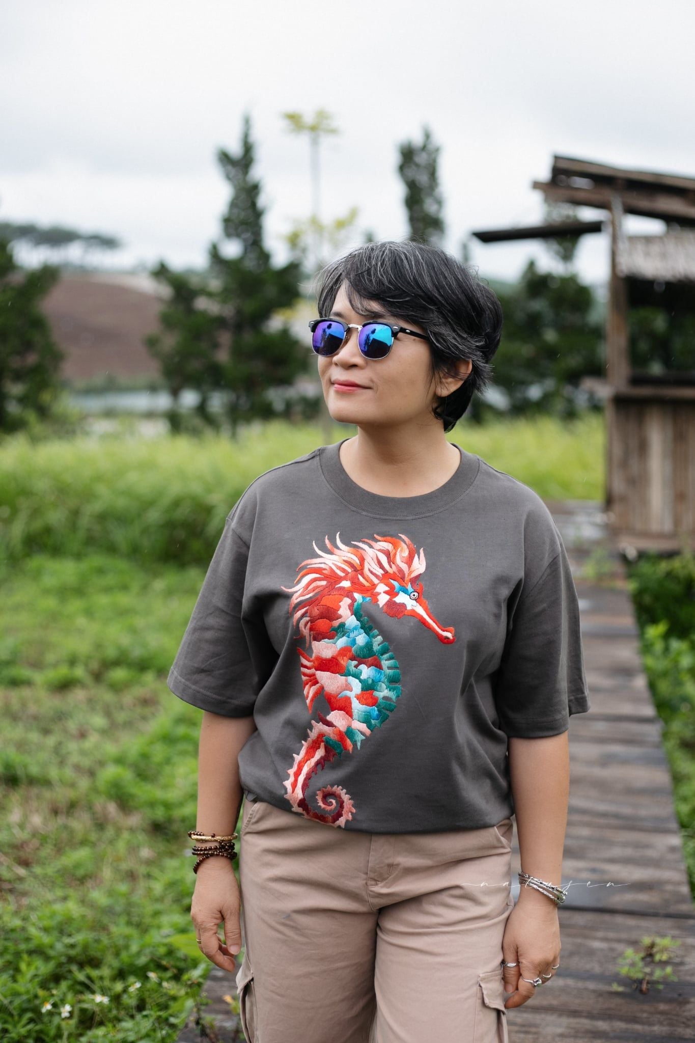  Áo thun thêu tay Hải Vương - BabyTee Xám 