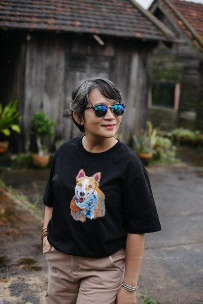  Áo thun thêu tay Chó Aloka - oversize đen 