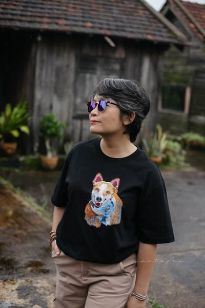  Áo thun thêu tay Chó Aloka - oversize đen 
