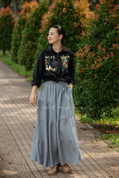  Áo chemise đen thêu tay Nhà Gà 