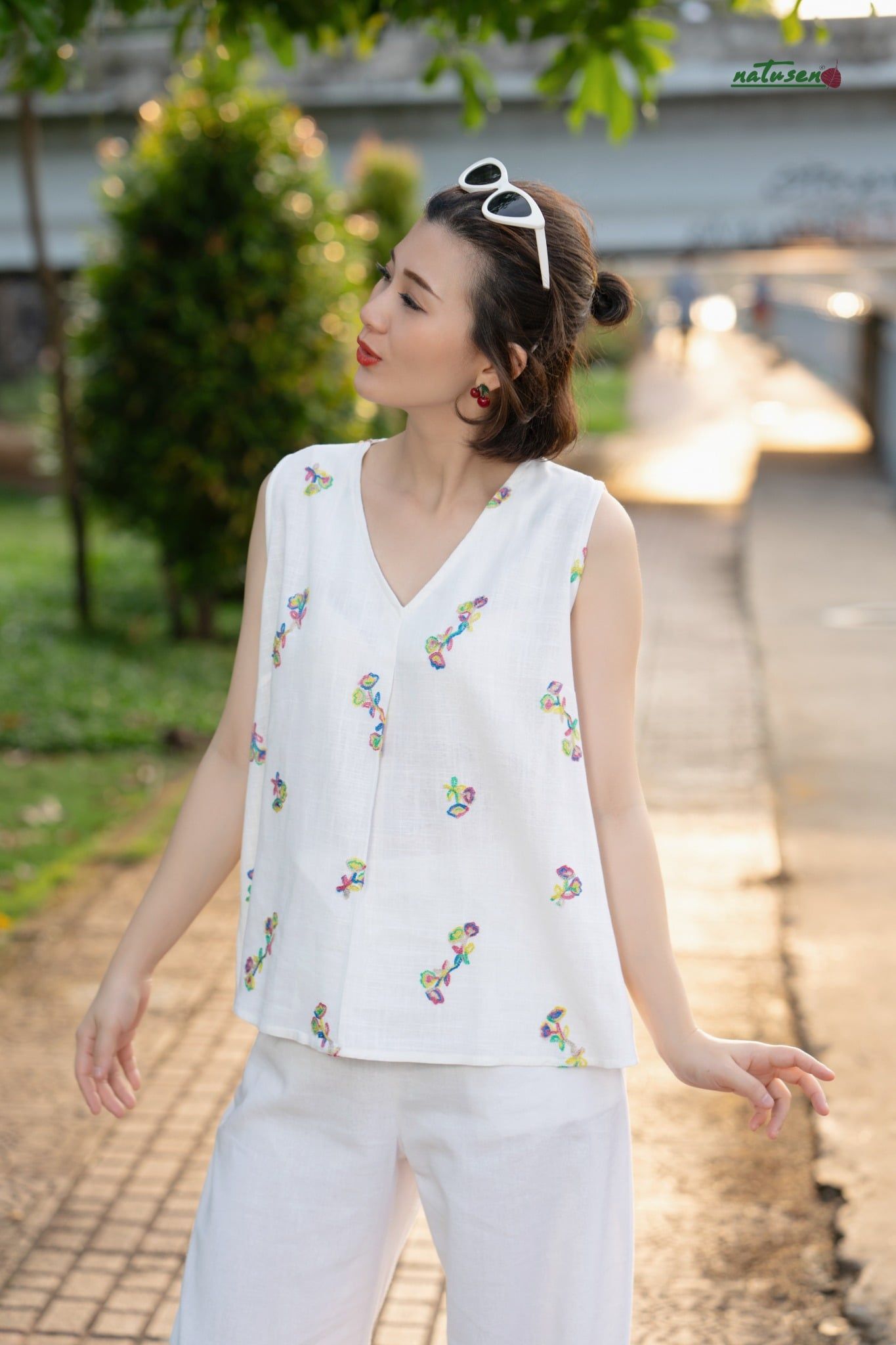  Áo linen trắng Ren thêu 