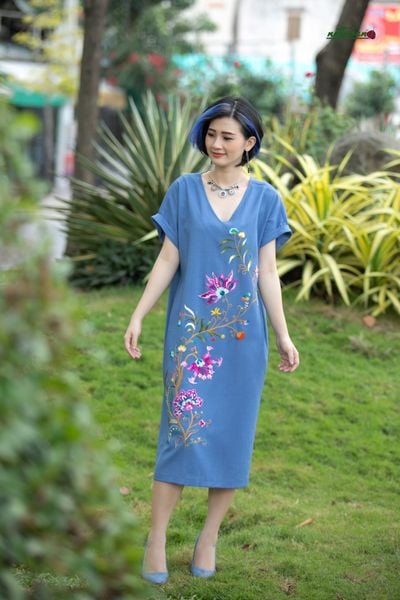  Đầm Tahera V xanh tím thêu tay Queen Jacobean 