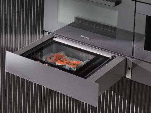 Máy Hút Chân Không Miele EVS 7010 – Giải Pháp Bảo Quản Thực Phẩm Cao Cấp Cho Gian Bếp Hiện Đại